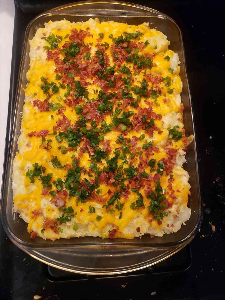 Garlic Mashed Potatoes with Roasted Garlic Cheddar and Bacon