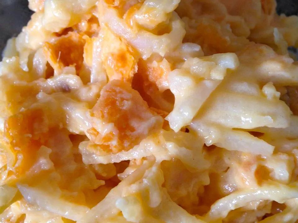 Easy Slow Cooker Cheesy Potatoes