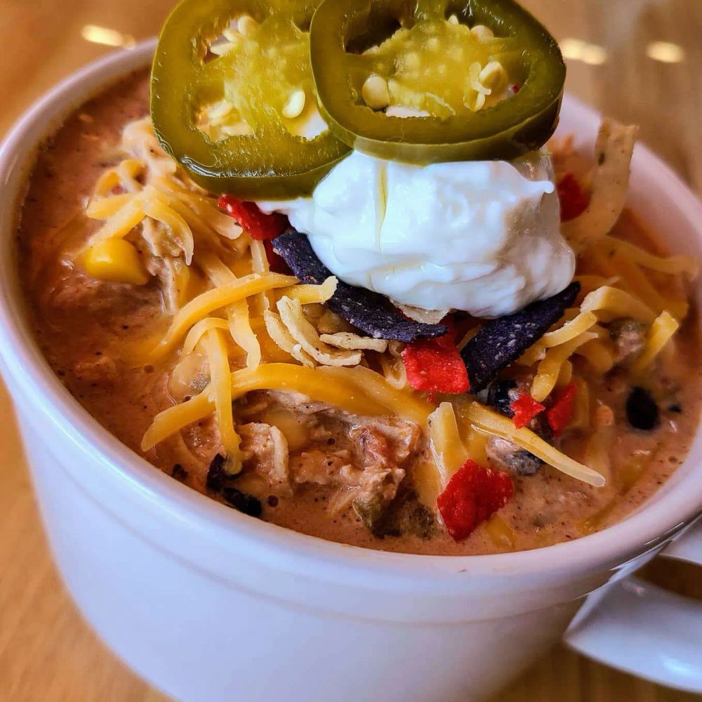 Easy Slow Cooker Creamy Chicken Chili