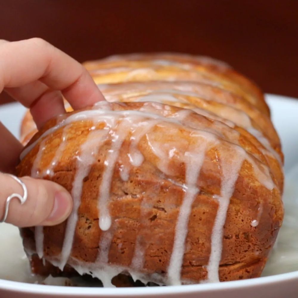 Cinnamon Roll Pull-Apart Bread