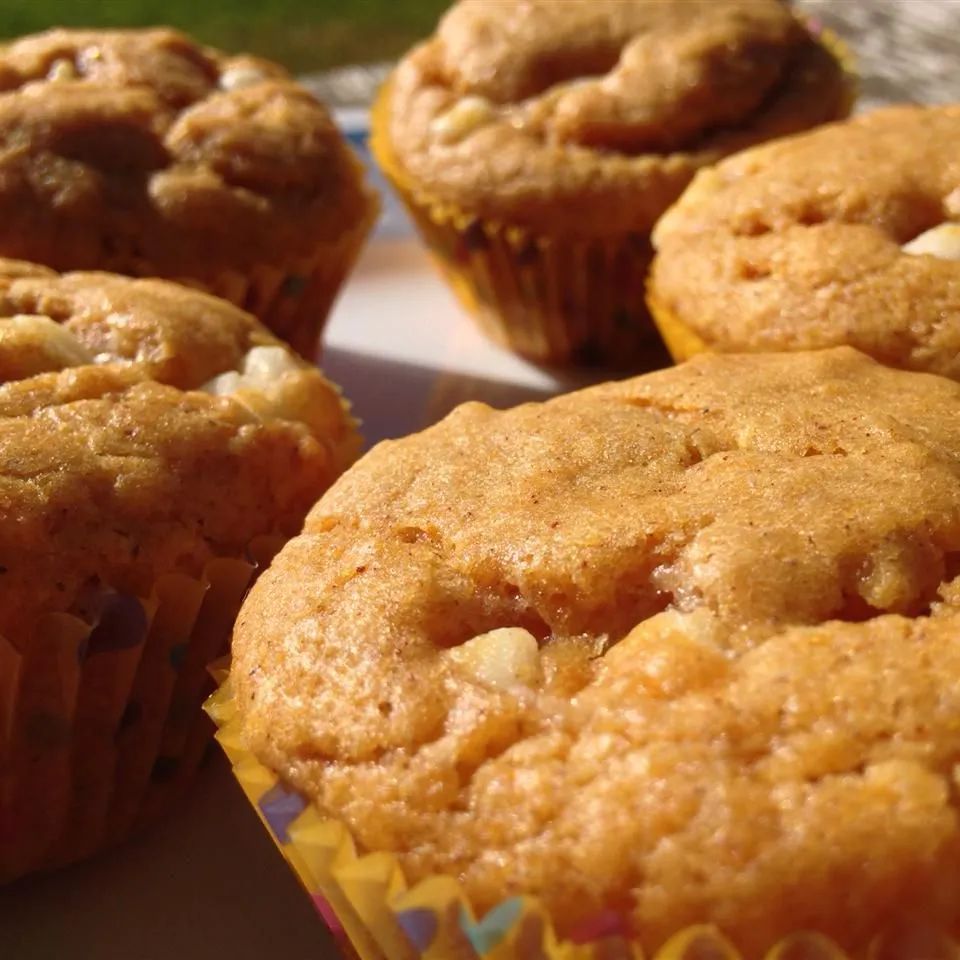 White Chocolate Pumpkin Spice Muffins