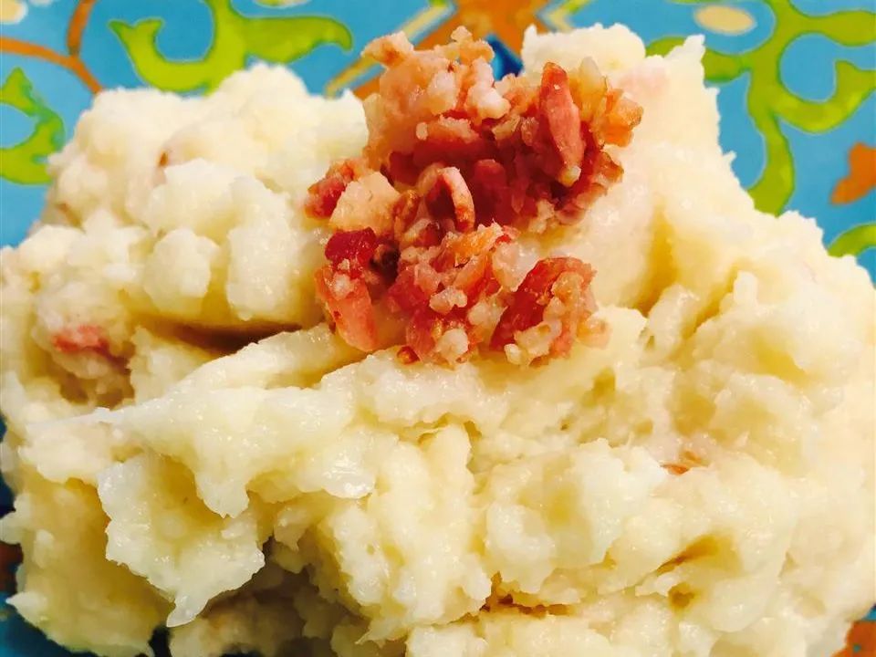 Keto Cauliflower Bacon Cheese Mash