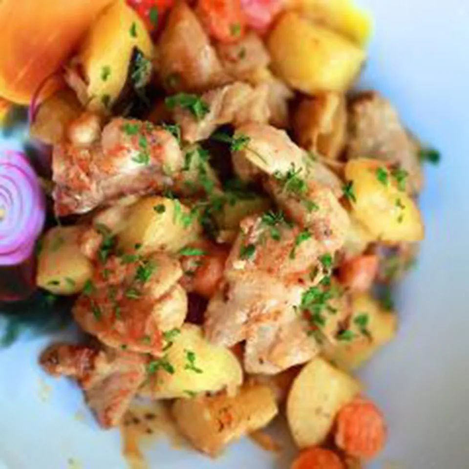 Russian Chicken Stew with Potatoes and Vegetables