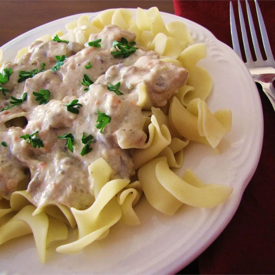 Slow Cooker Chicken Stroganoff