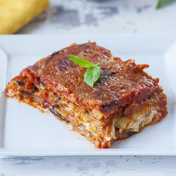 Italian Baked Eggplant with Parmesan (Parmigiana di Melanzane)