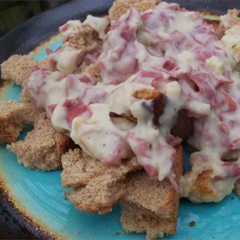 Mom's Easy Creamed Chipped Beef on Toast