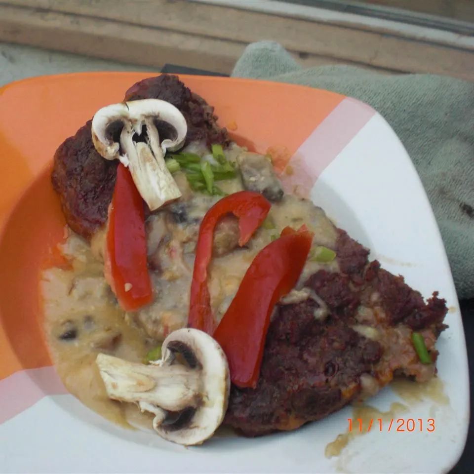 Cheeseburger Meatloaf with Mushroom Sauce