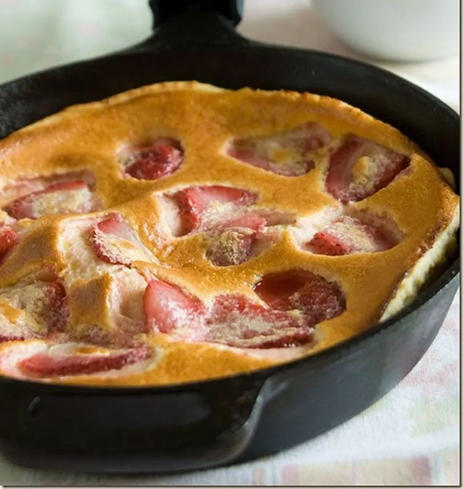 Skillet Strawberry Pancake