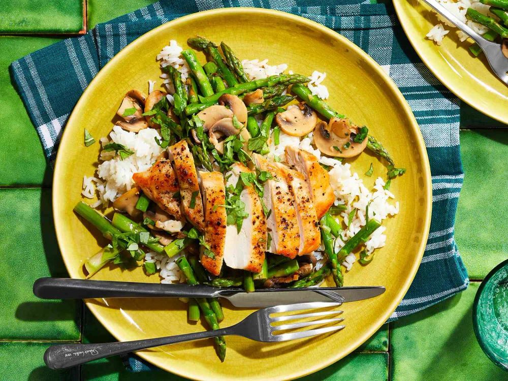 Chicken, Asparagus, and Mushroom Skillet