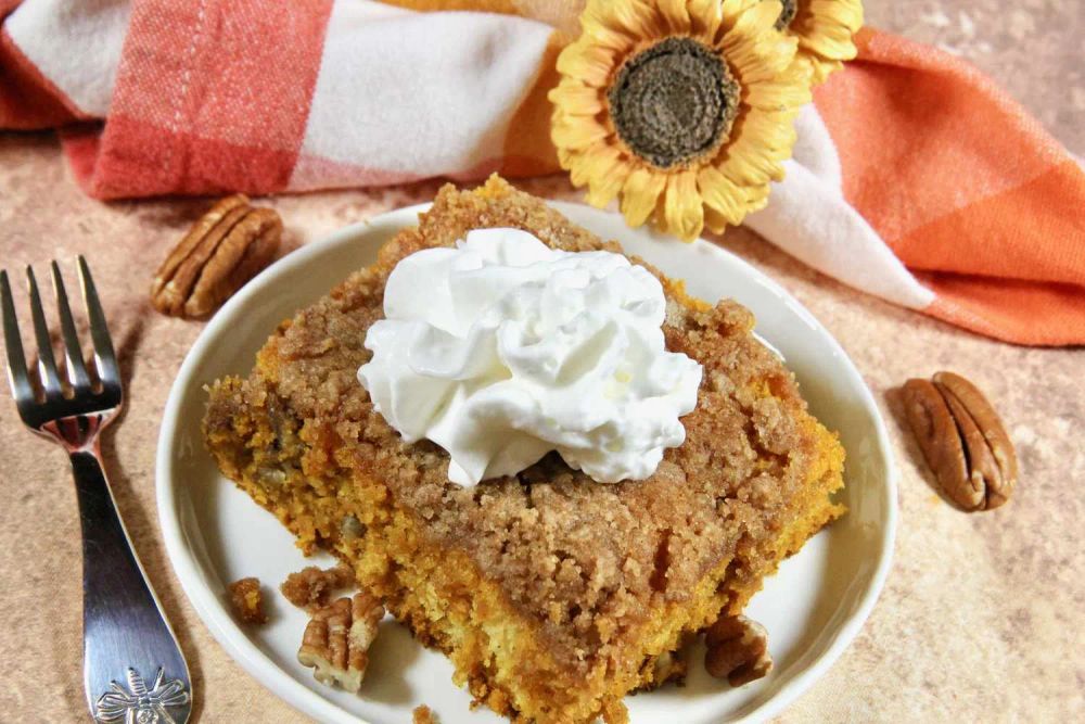 Pumpkin Streusel Coffee Cake