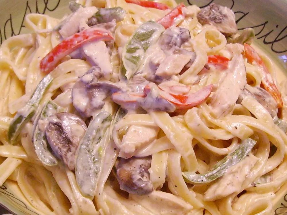 Chicken Primavera Alfredo