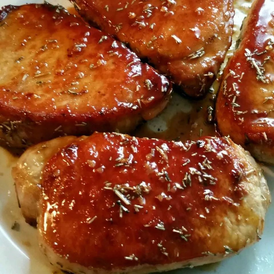 Pork Chops with Apple Cider Glaze