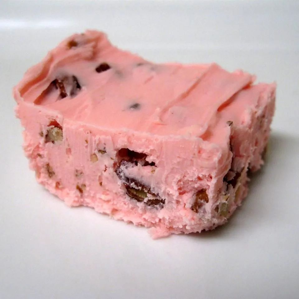 Fluffy Strawberry Fudge