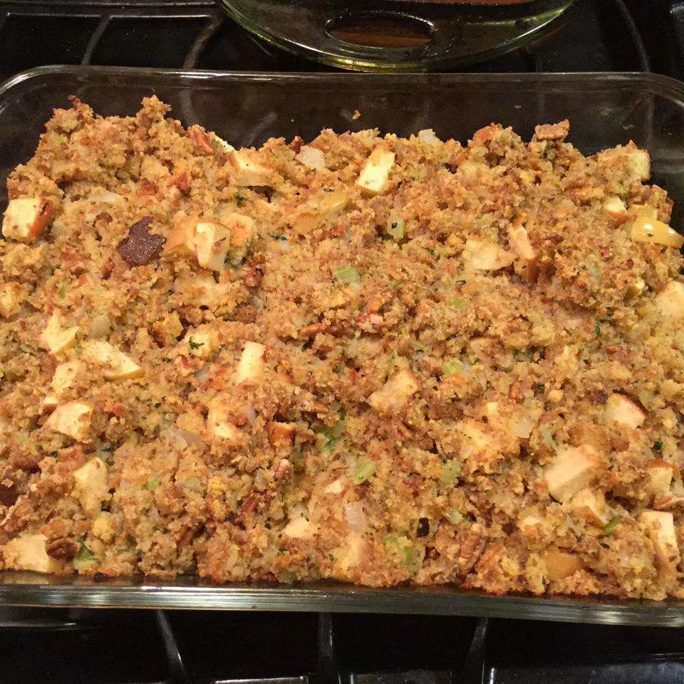 Apple Pecan Cornbread Dressing