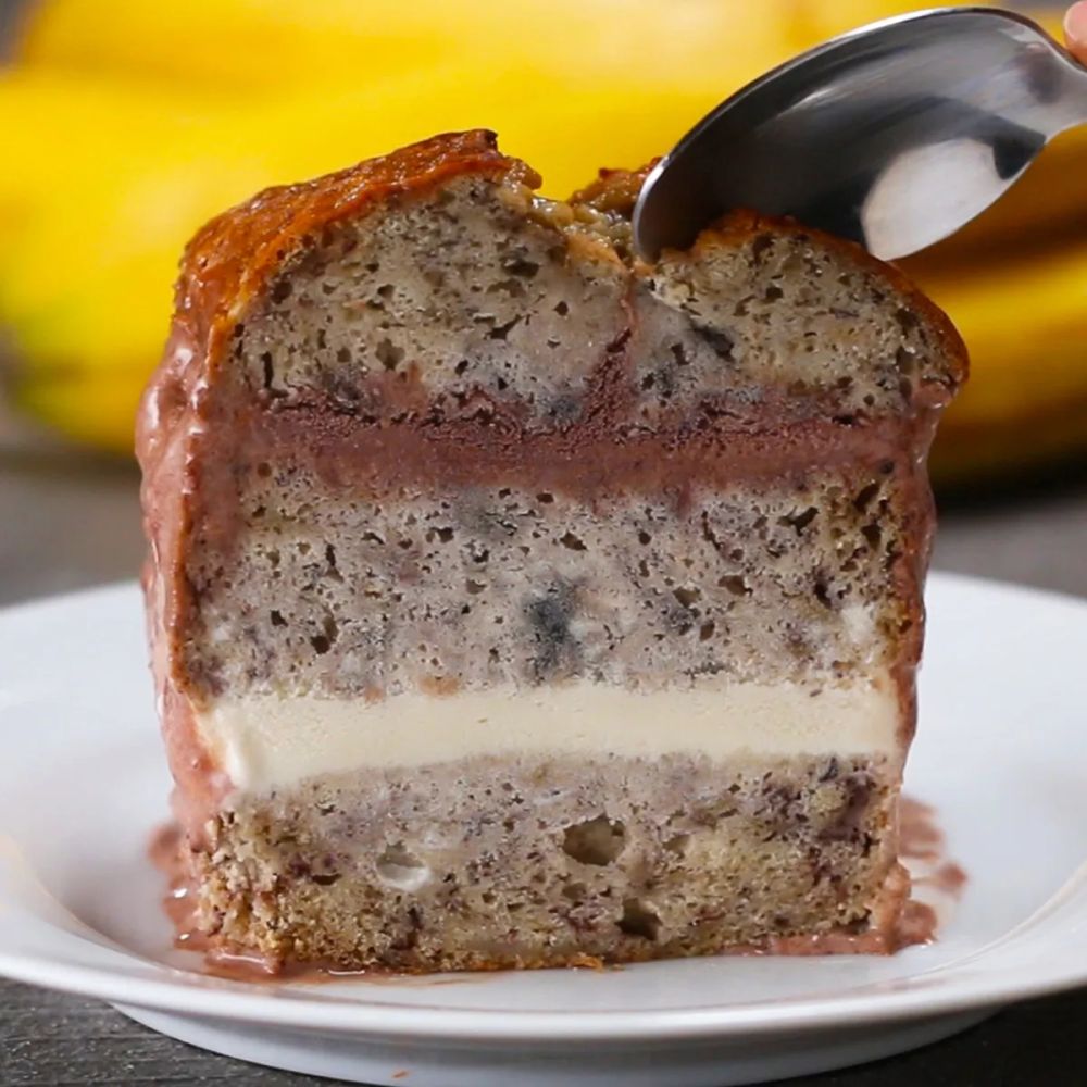 Banana Bread Ice Cream Cake