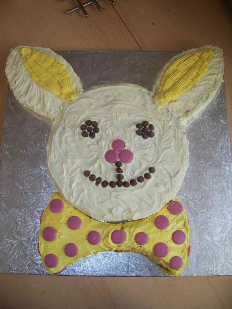 Bunny Cake with Round Cake Pans