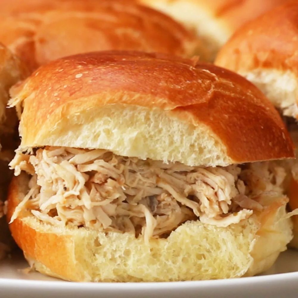 Slow Cooker Shredded Chicken Sliders