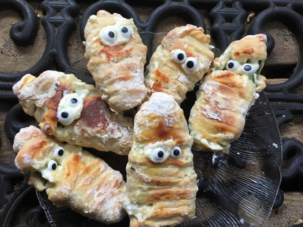 Baked Mummy Jalapeno Poppers