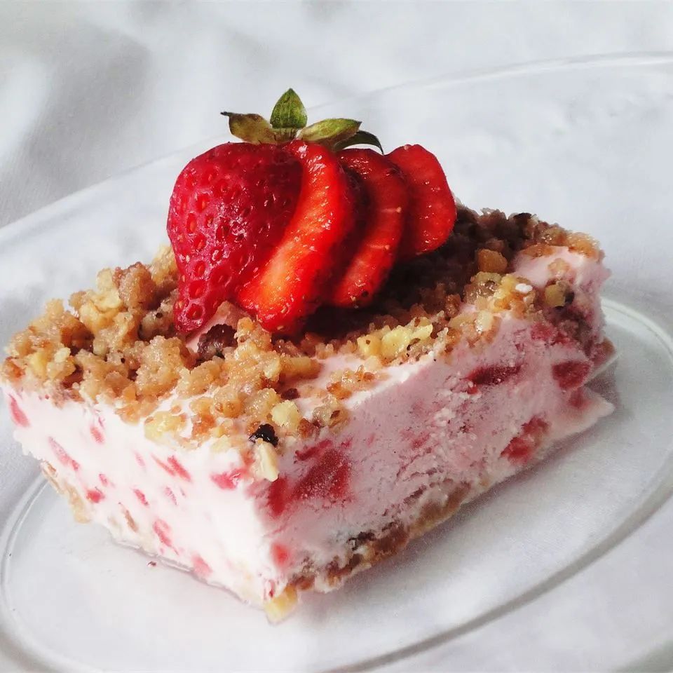 Frosty Strawberry Squares