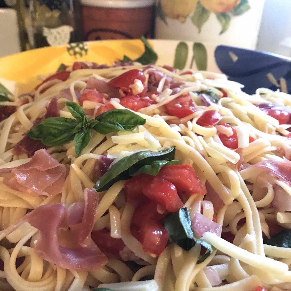 Summer Fresh Pasta with Tomatoes and Prosciutto