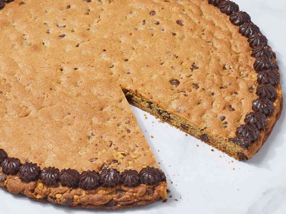 Giant Chocolate Chip Cookie