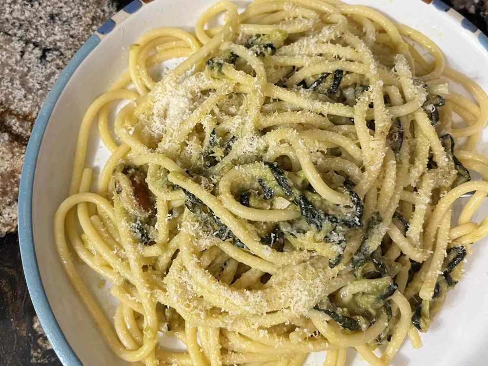 Spaghetti alla Nerano (Spaghetti with Fried Zucchini)