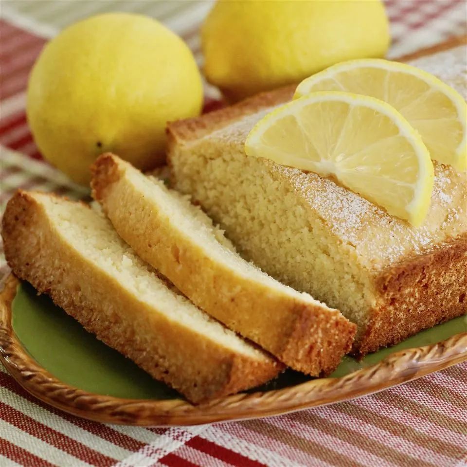 Old-Fashioned Lemon Pound Cake