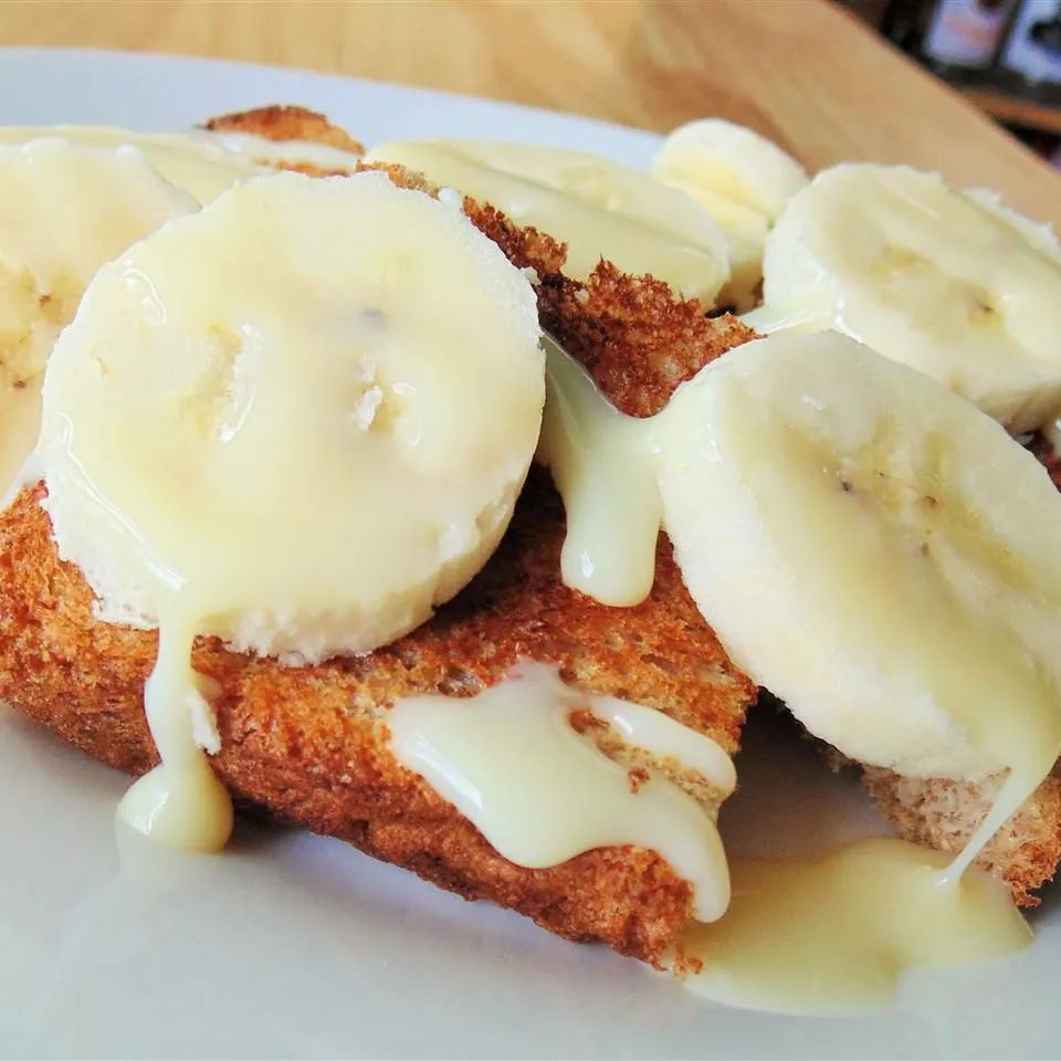 Toast with Banana Topping