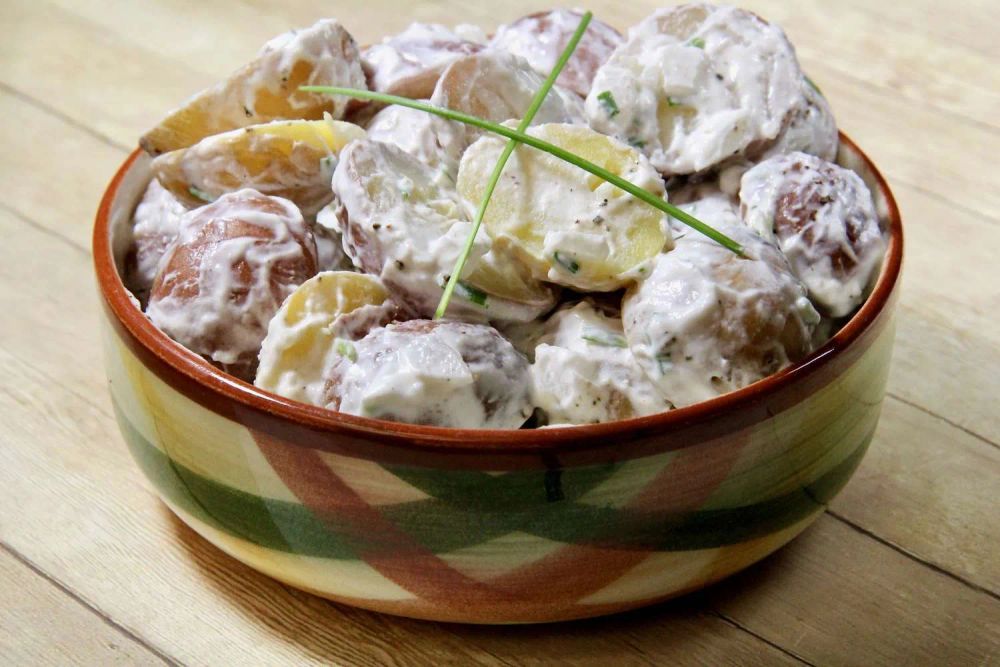 Red Potato Salad with Sour Cream and Chives