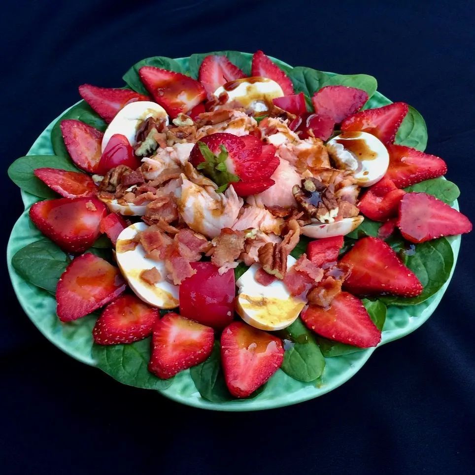 Spinach Salad with Grilled Salmon and Strawberries