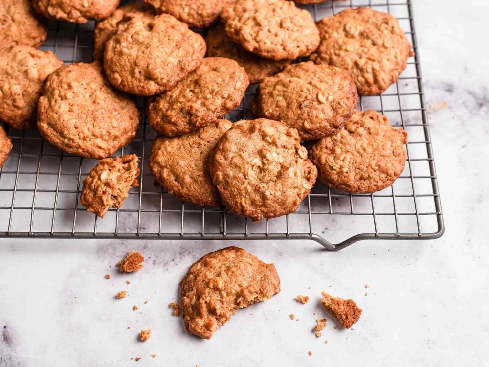 Granola Oatmeal Cookies