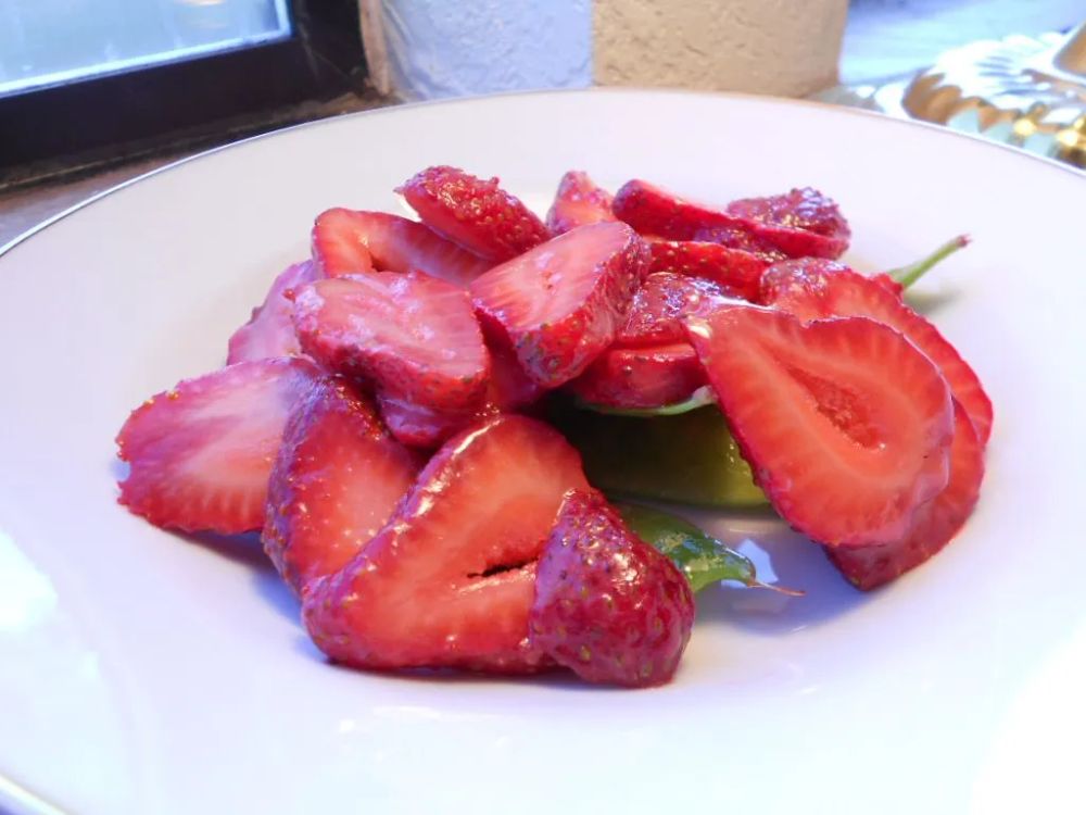 Strawberry and Snap Pea Salad