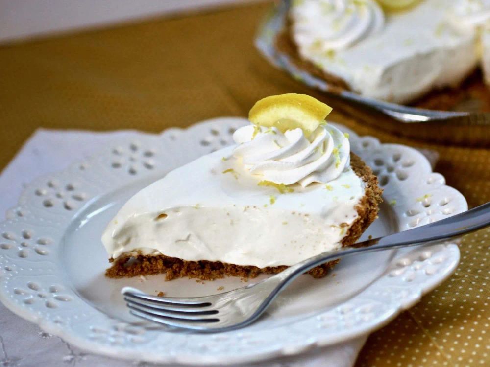 Lemon Icebox Pie with Frozen Lemonade