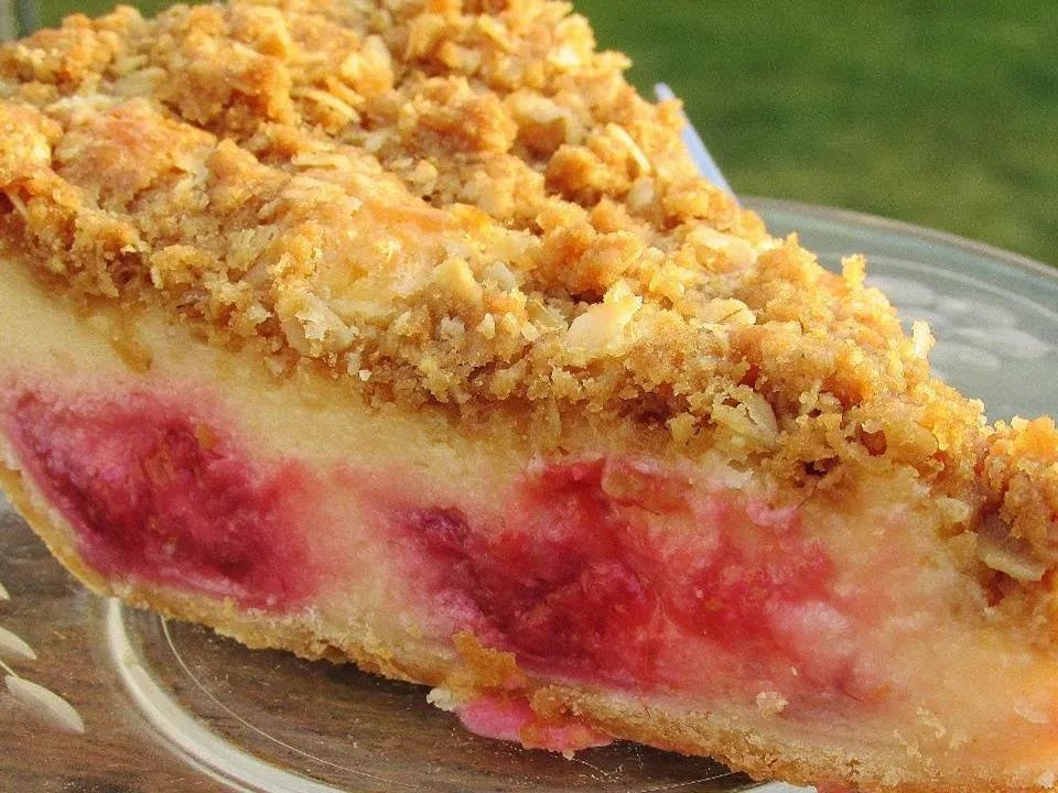 Raspberry Sour Cream Pie