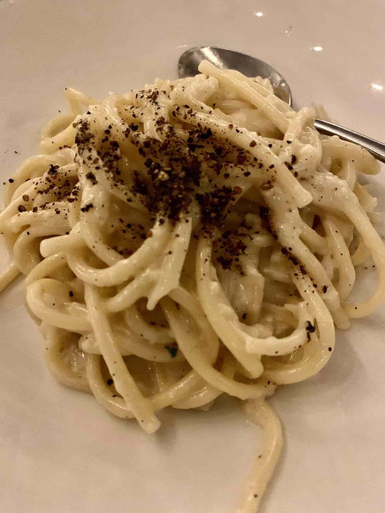 Cacio e Pepe (Cheese and Pepper Pasta)