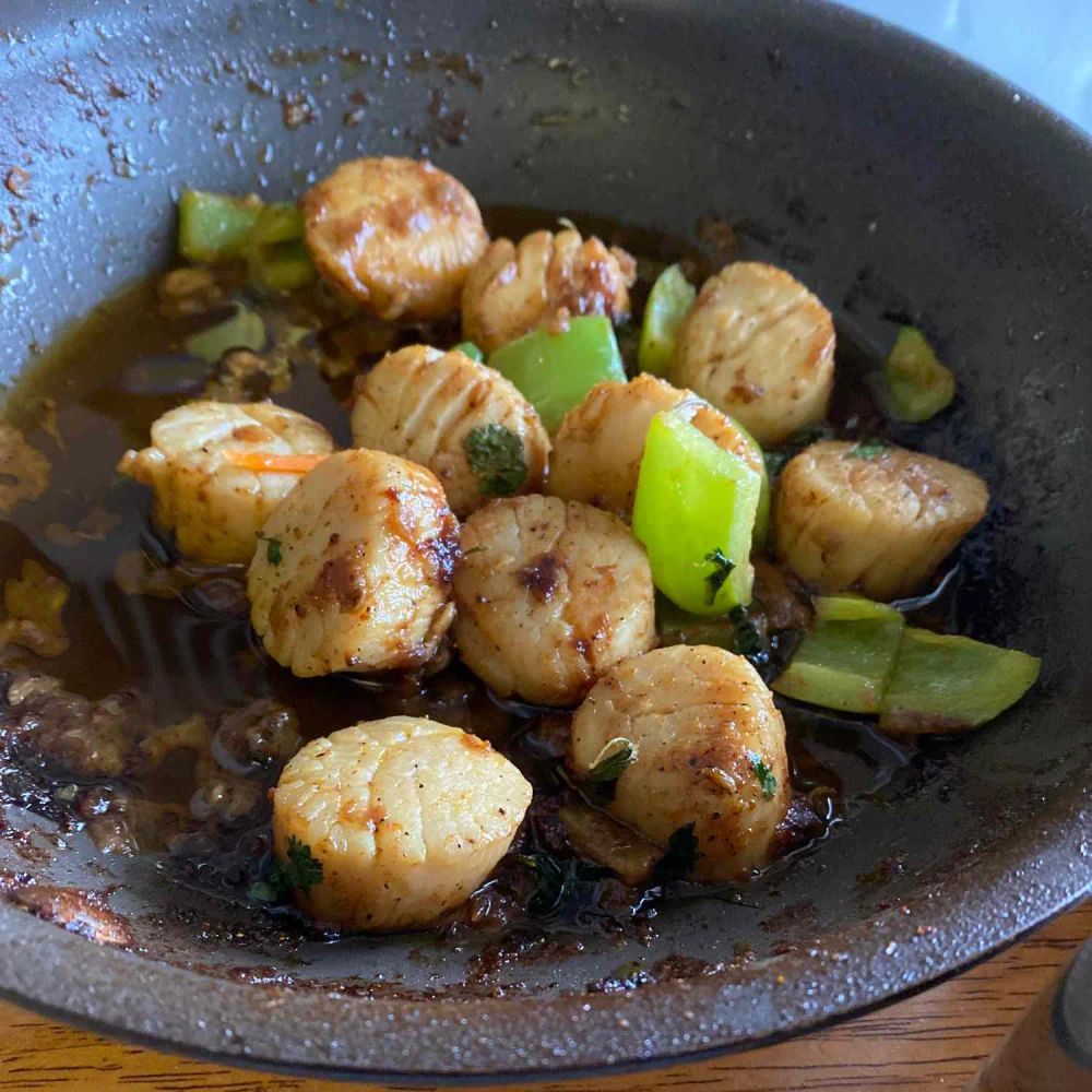 Pan-Seared Lemon and Garlic Scallops