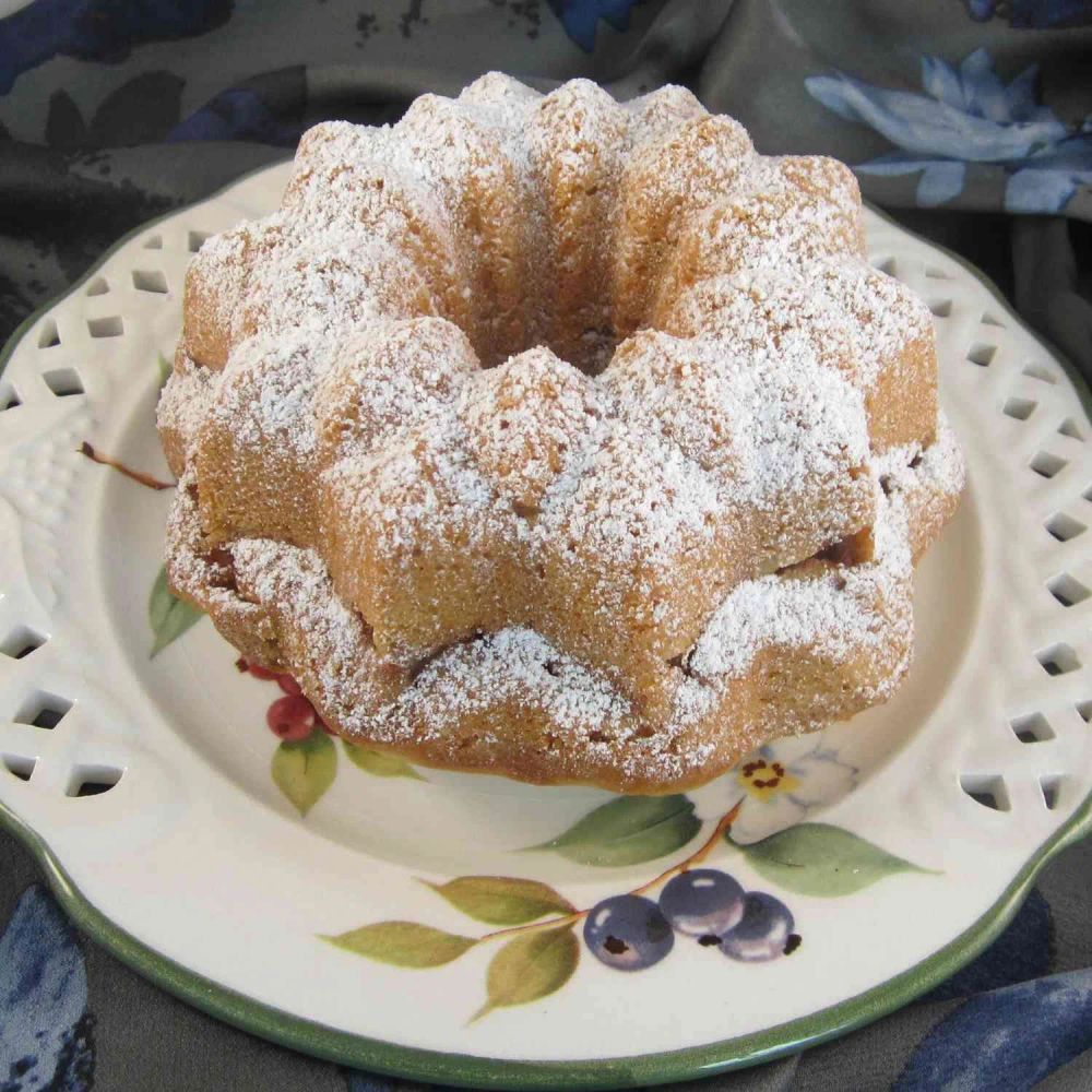 Apple Cinnamon Spice Cake