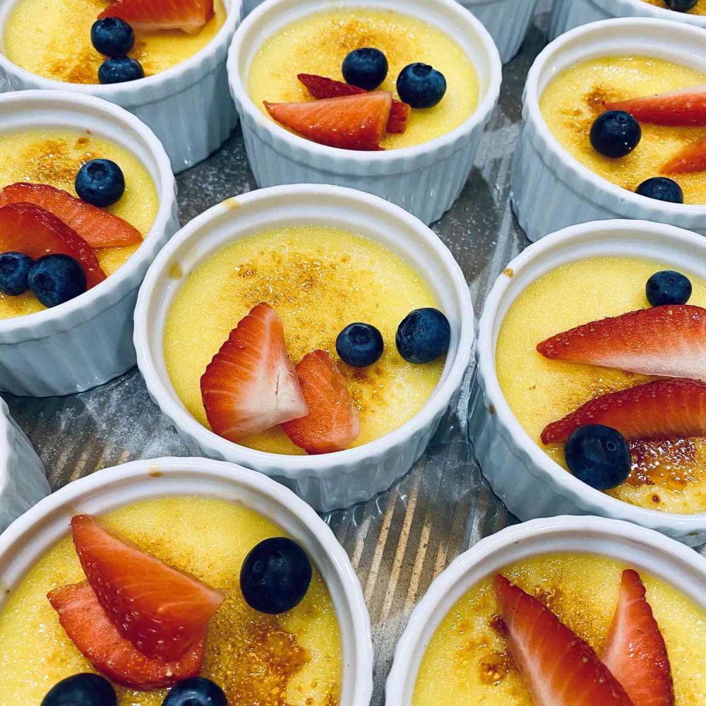 Simple Crème Brûlée Dessert