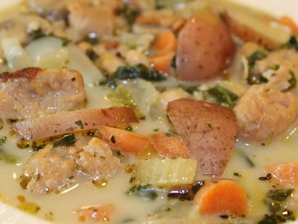 Tuscan Smoked Turkey-Bean Soup