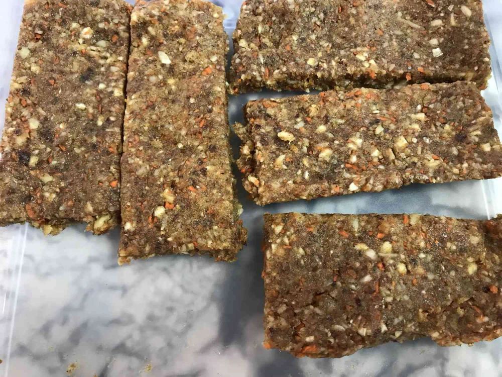 Carrot Cake No-Bake Energy Bars