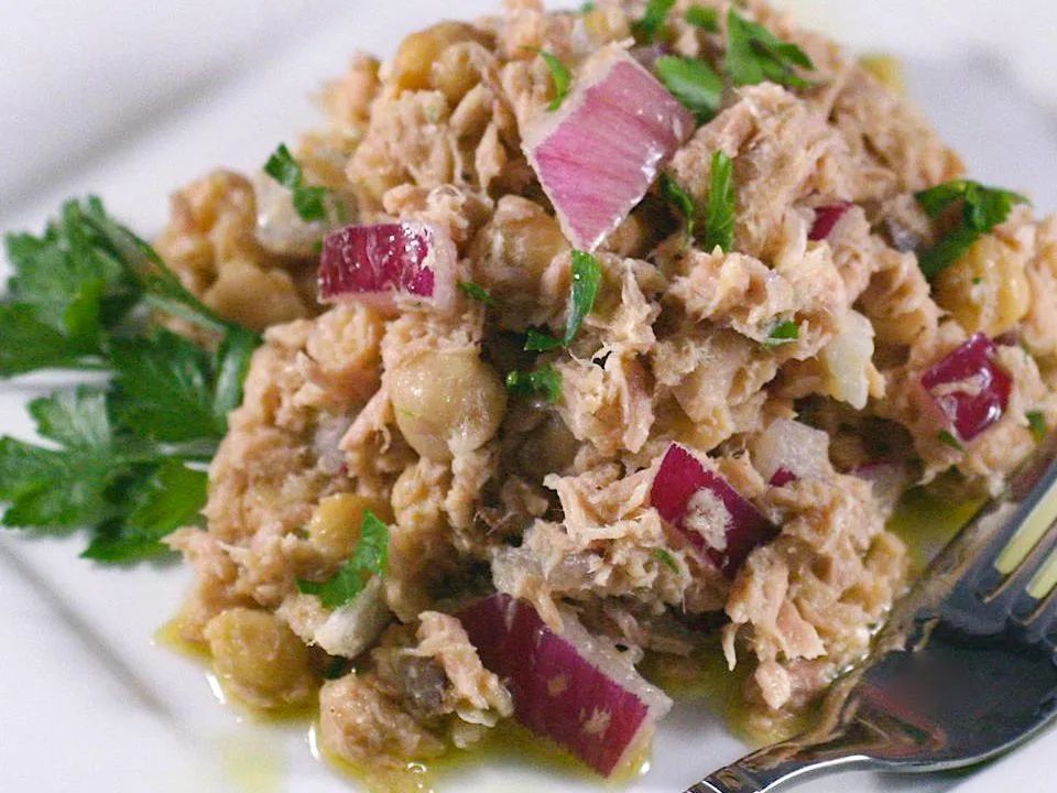 Mediterranean Tuna Salad