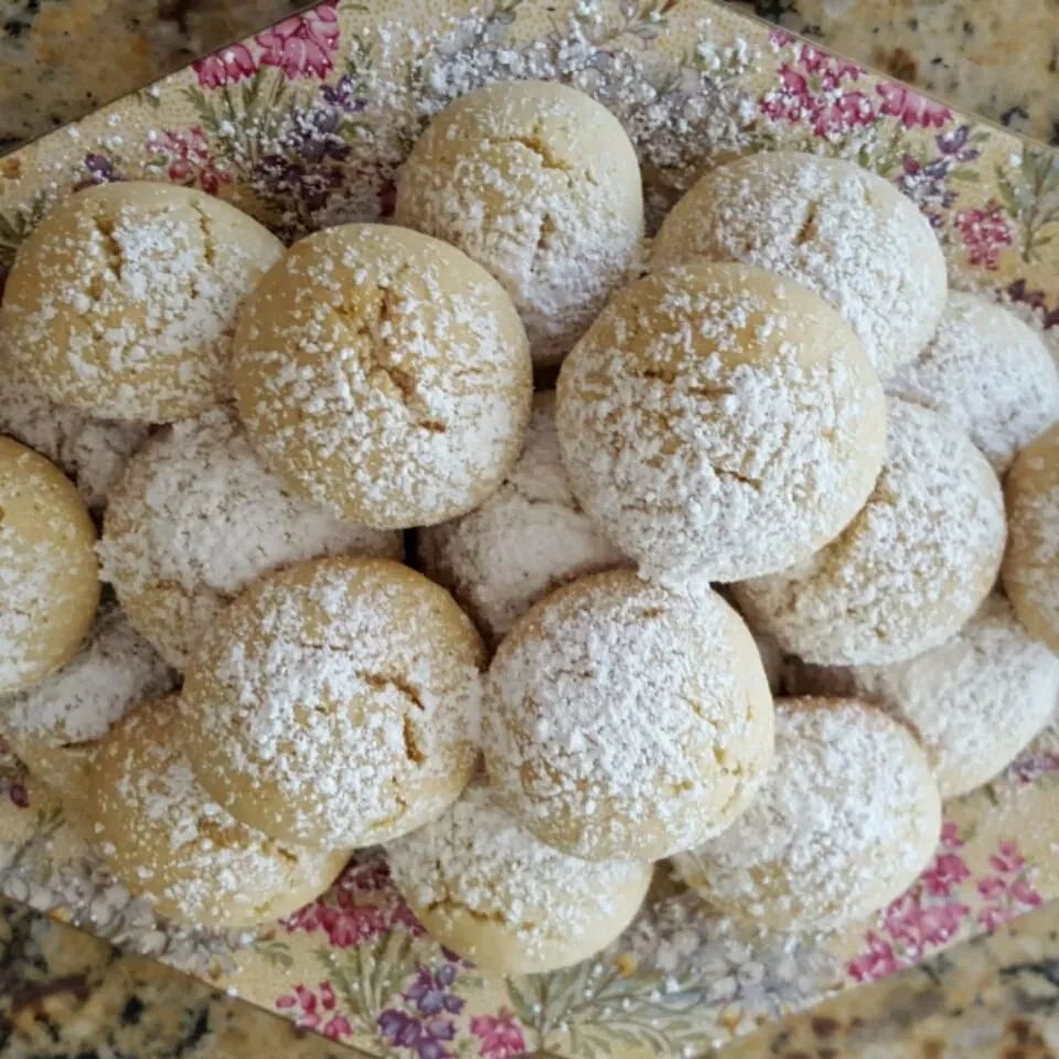 Italian Butterball Cookies