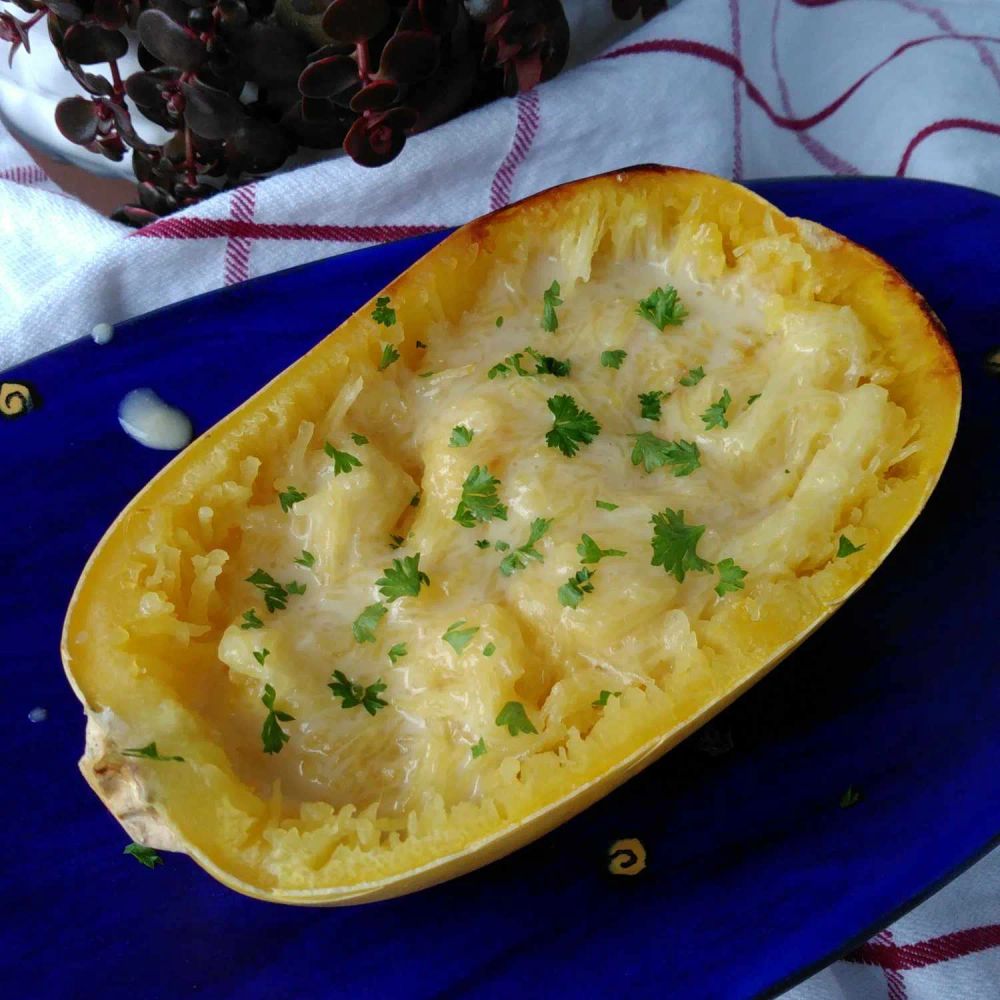 Low-Carb Spaghetti Squash Alfredo