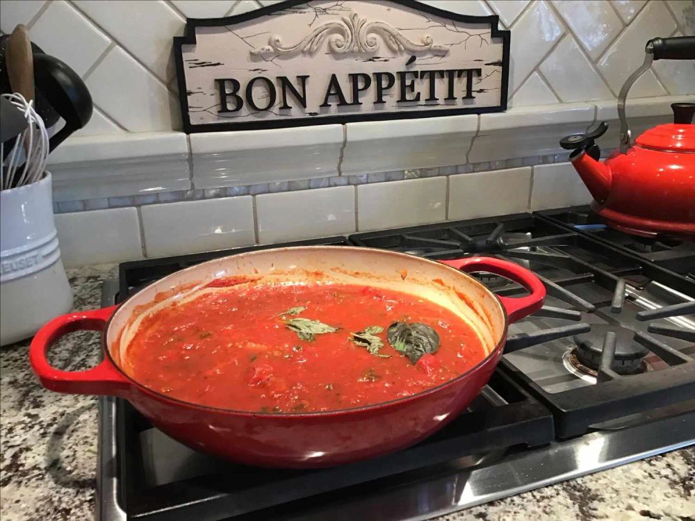 Amazingly Simple Tomato Sauce