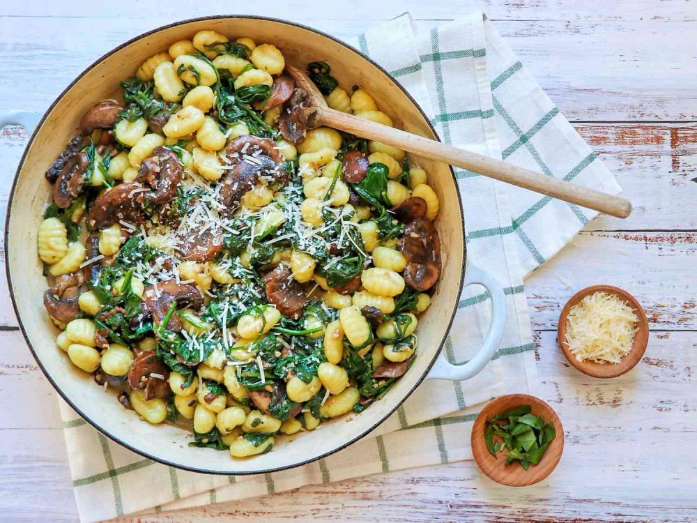 Vegetarian Gnocchi with Spinach and Mushroom-Butter Sauce