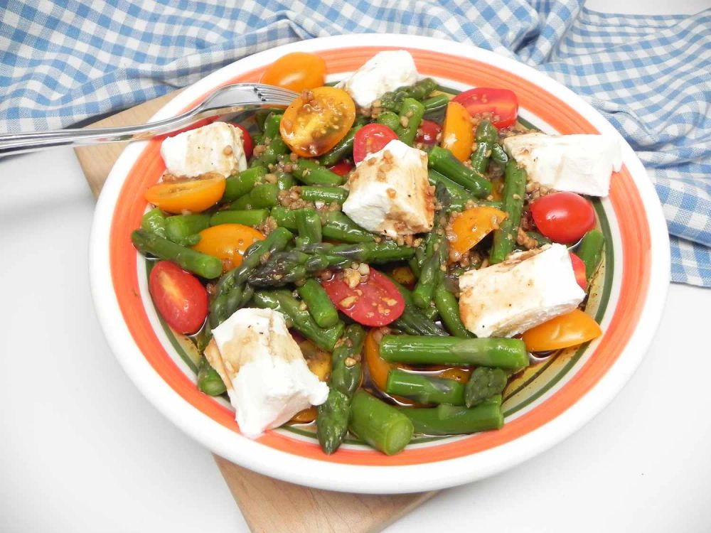 Asparagus and Tomato Salad with Goat Cheese