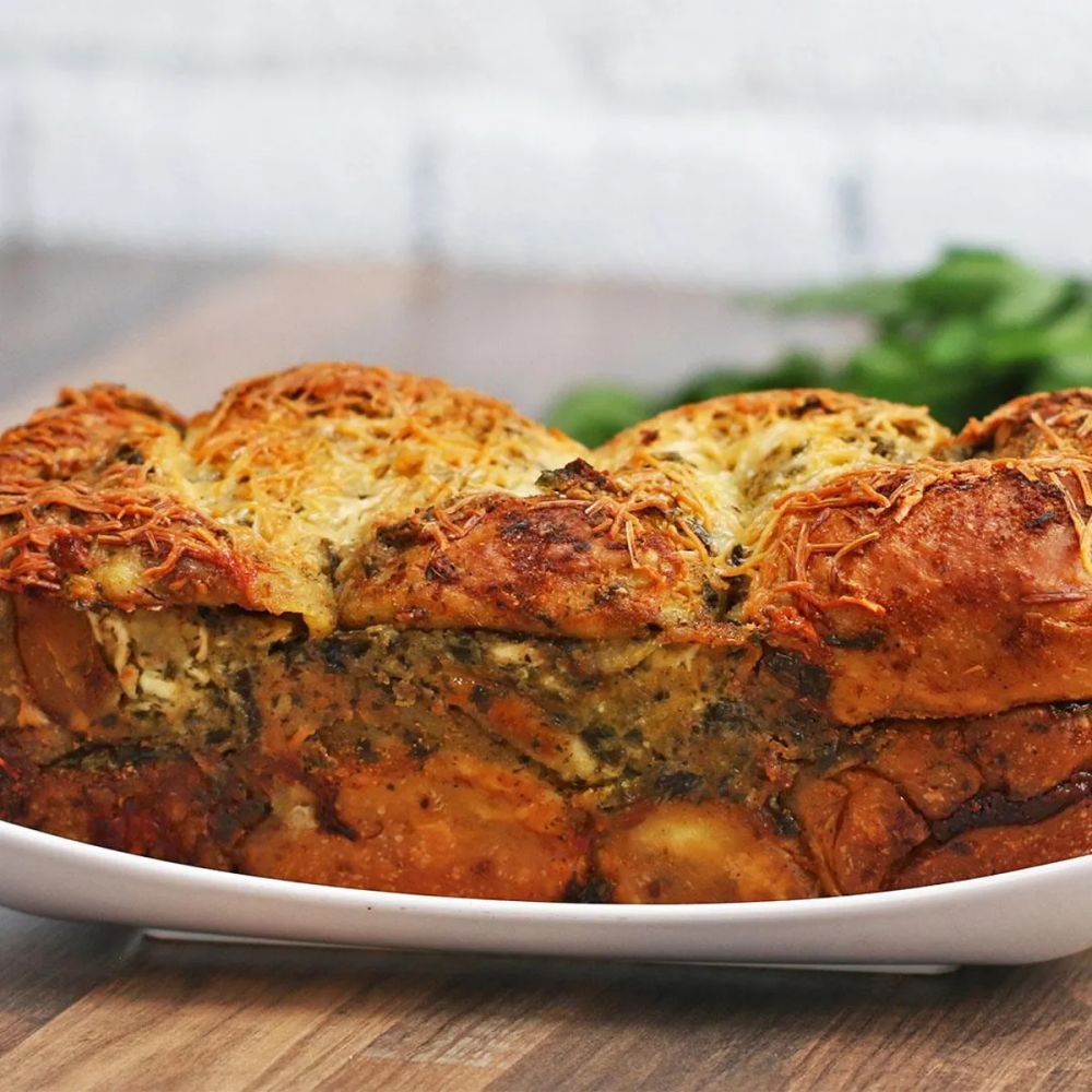 Pesto Chicken-stuffed Garlic Bread