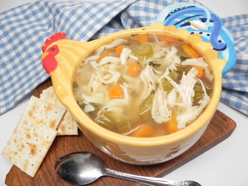 Easy Slow Cooker Chicken Noodle Soup