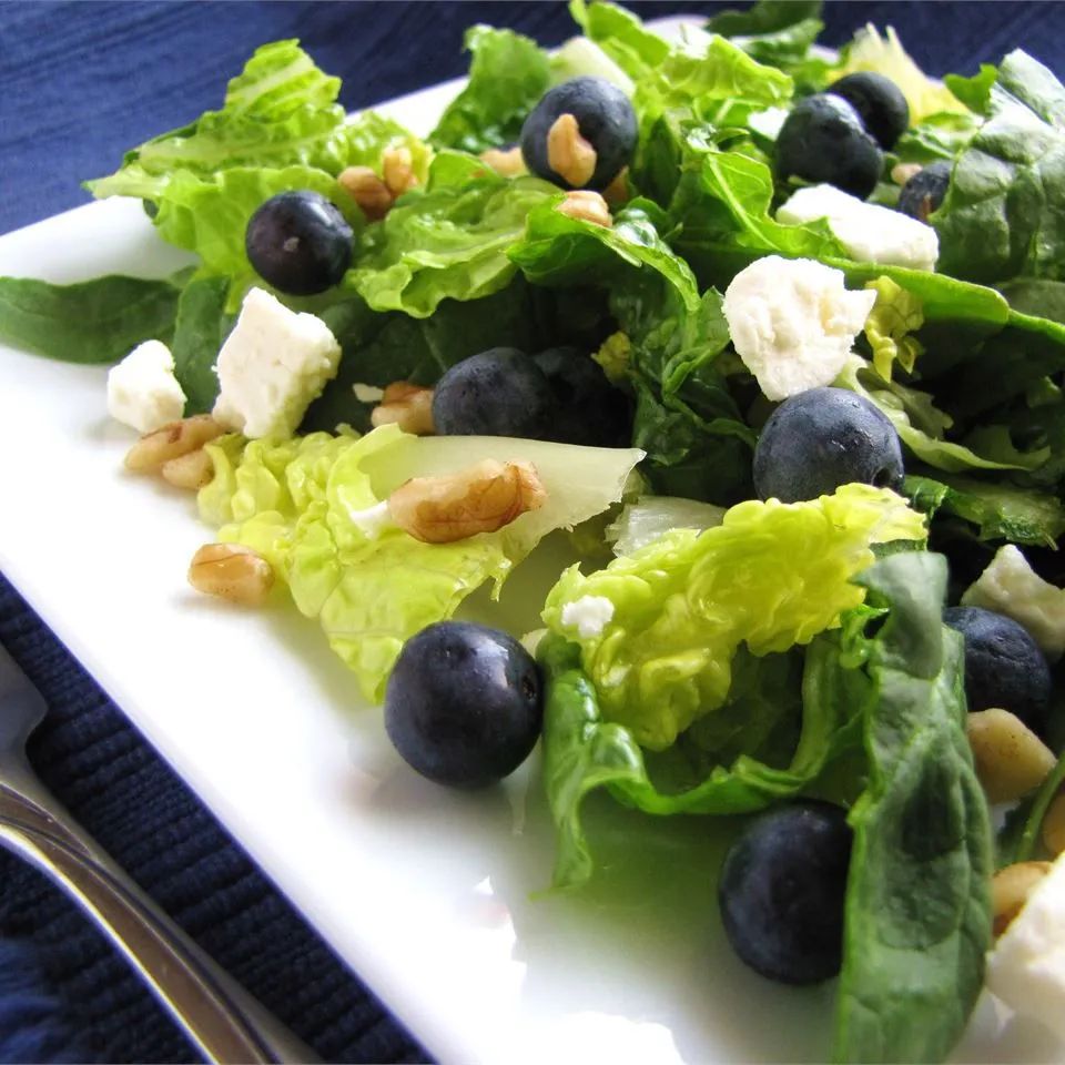 Blueberry Walnut Salad