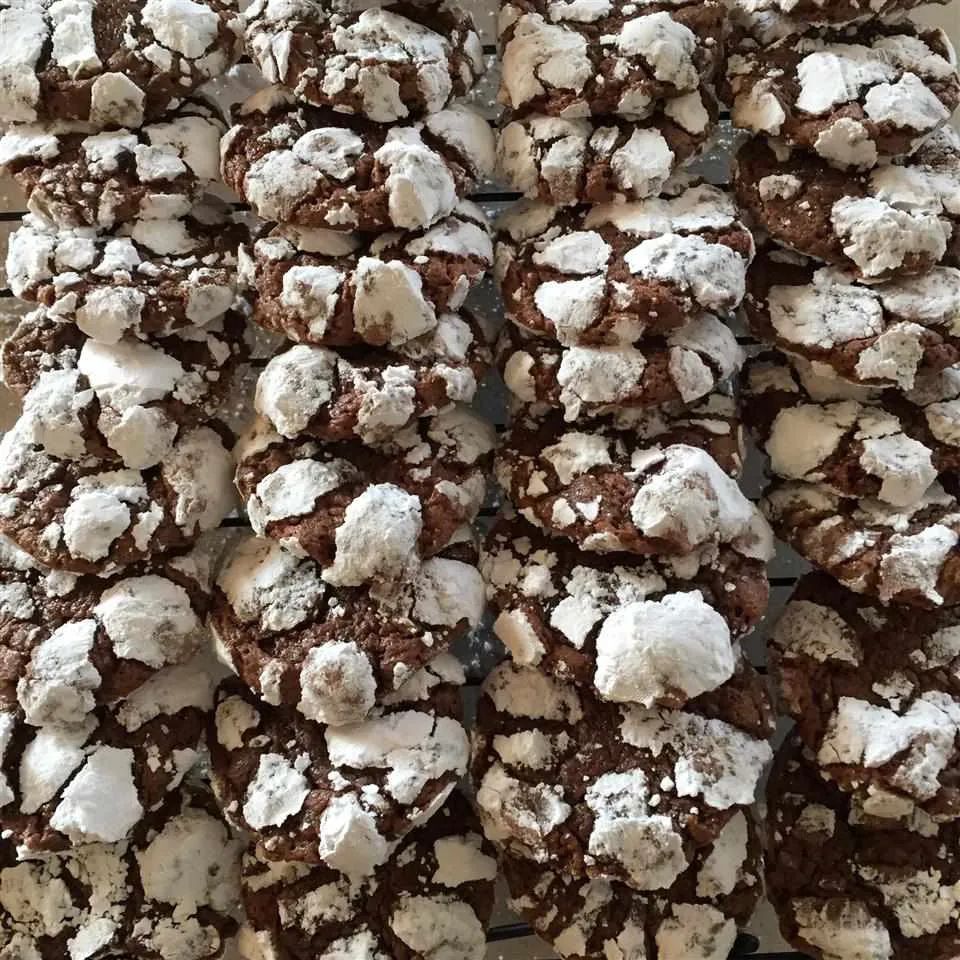 Brown Sugar Chocolate Crackle Cookies